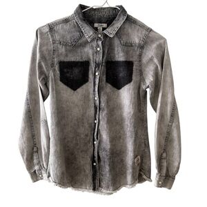 Silver Jeans Kid’s Grey Denim Chambray Button-Up Shirt Size Medium Pearl Snaps
